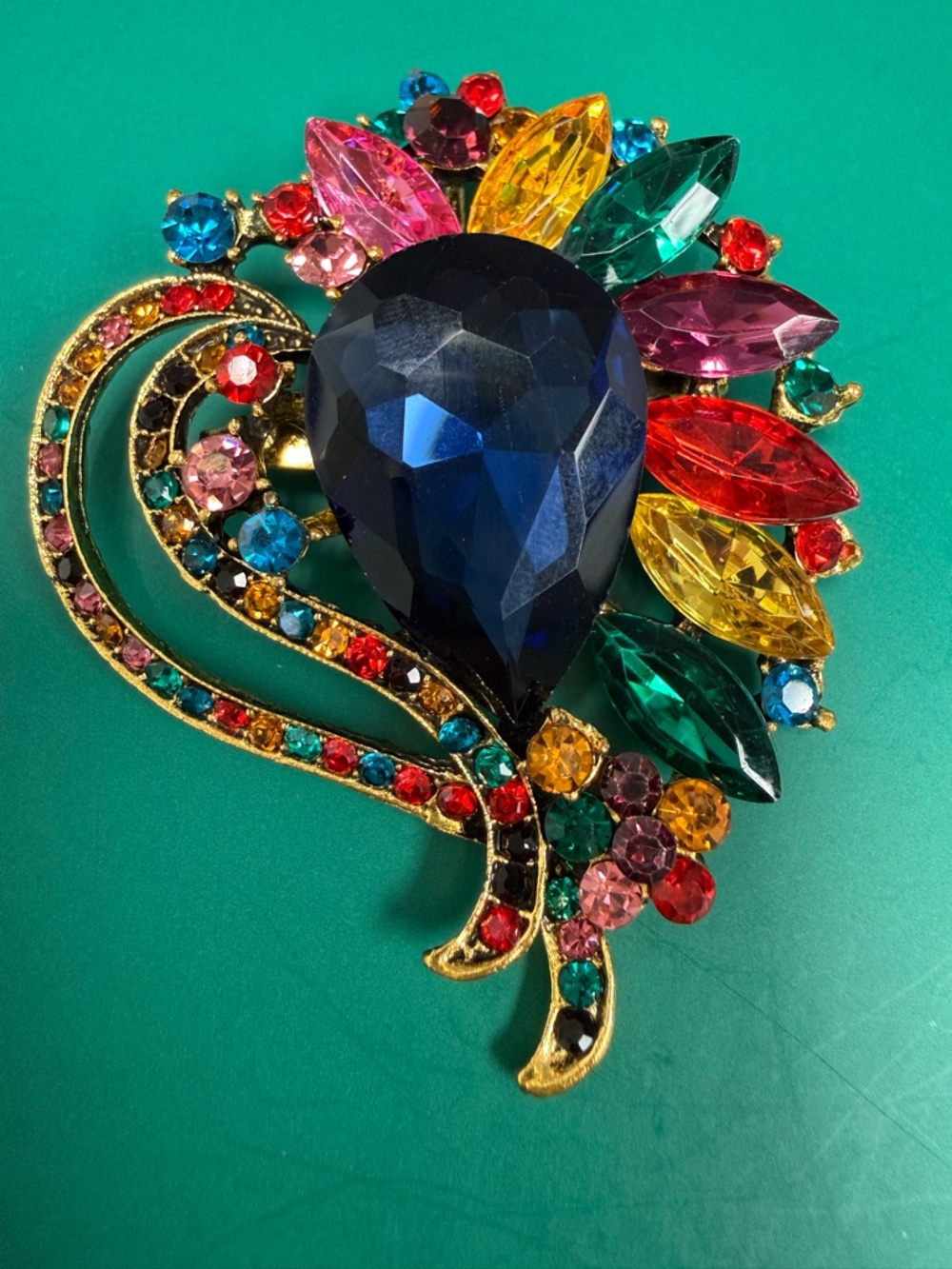 Heart Crystal Rhinestone Brooch or Pendent with Deep Blue Center - Picture 5 of 8